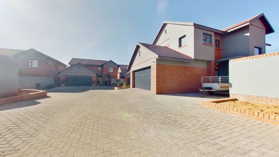 3 Bedroom Property for Sale in Somerton Estate Free State